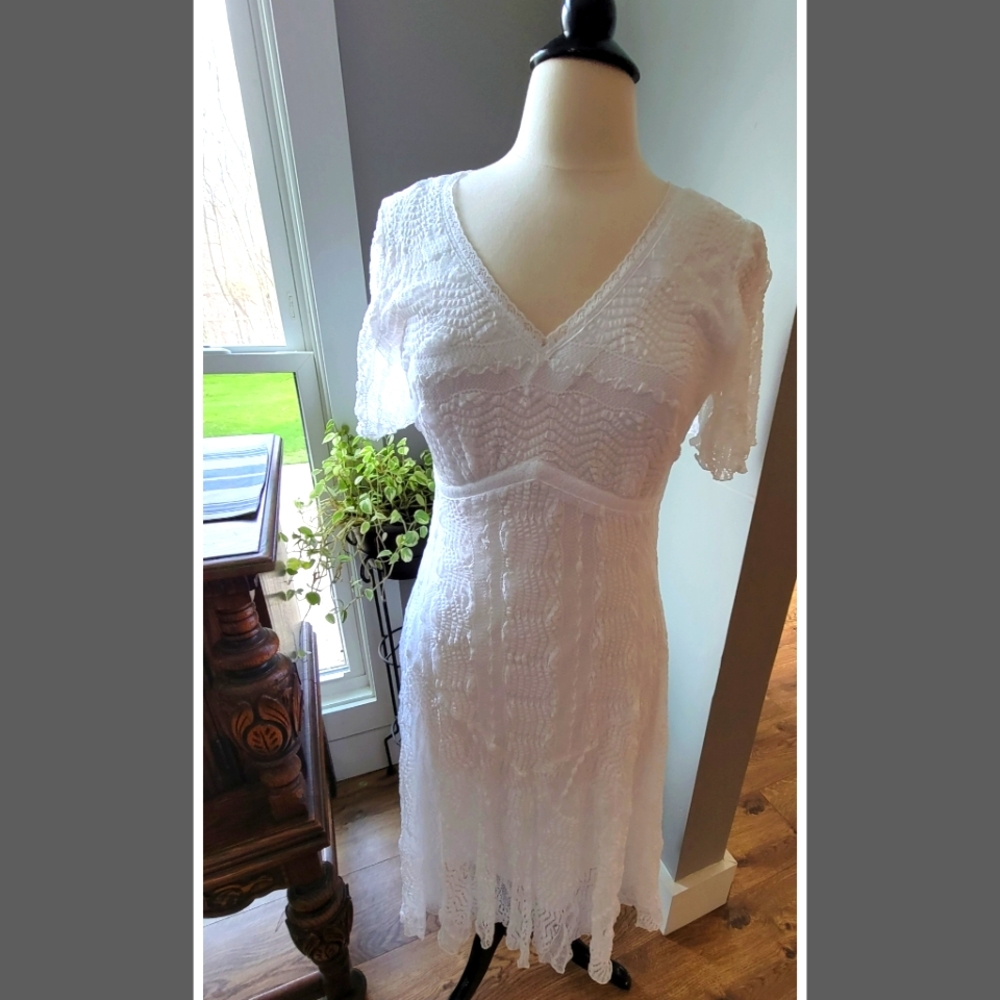 Rabbit Rabbit Rabbit soft lace dress